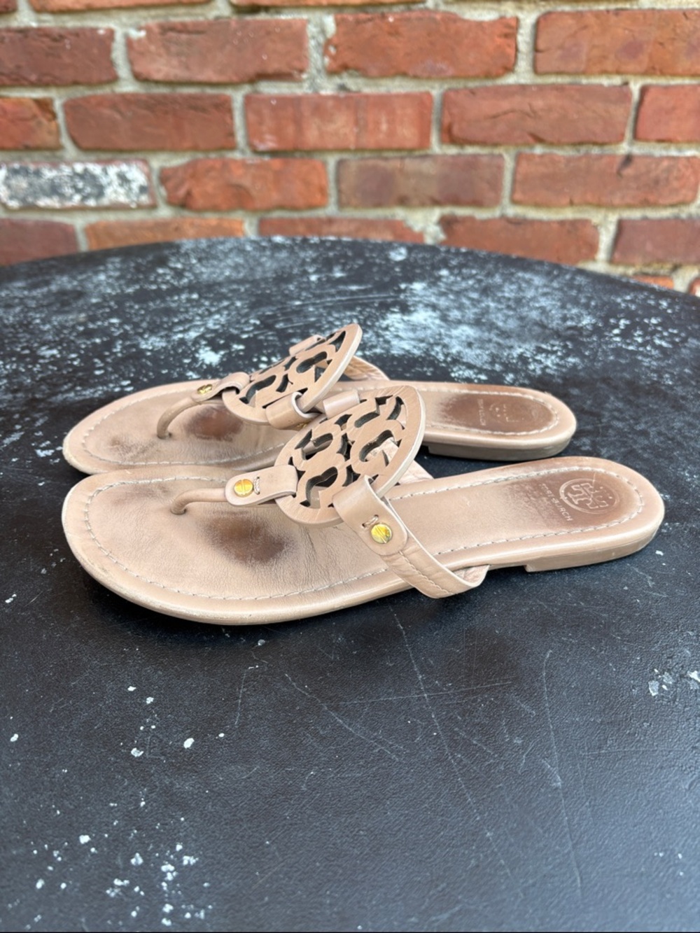 Tory Burch Beige/Cream Miller Logo Leather Thong Sandals size 9 ( Worn) - Picture 8 of 9